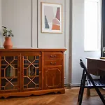 Stylish & Spacious Apartment Near The Old Town - A Touch Of History, A Dash Of Modernity